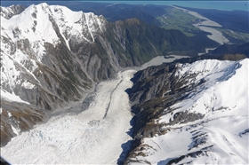 Mount Cook (3754m) let